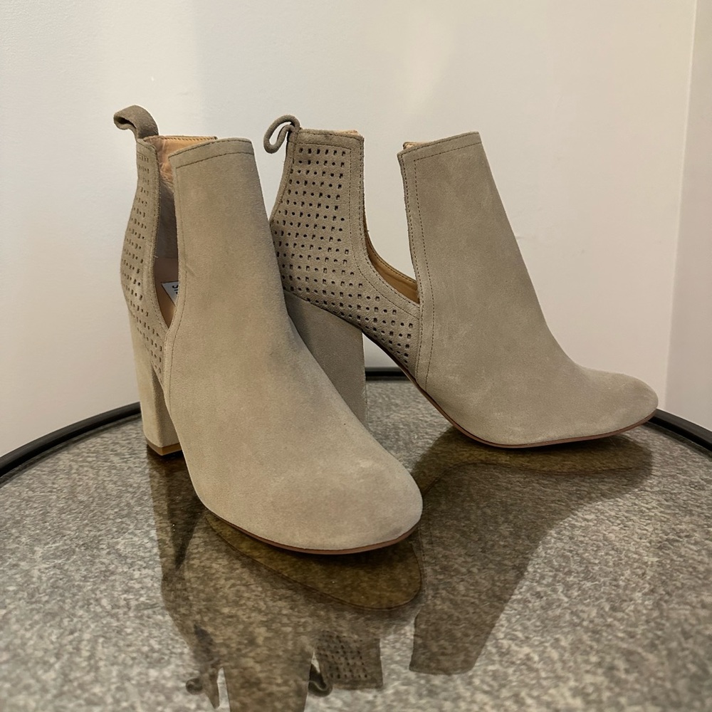 Steve Madden booties - EUC
